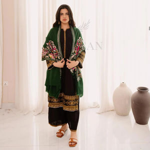 Chal Tradicional Cachemirí de Terciopelo de Poliéster Sólido con Bordado y Borlas, Transpirable, Moda de Invierno para Mujer - Product Image 1