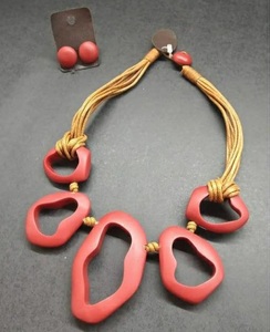 Recién lanzado Multi formas tonos resina cuentas mujeres collar declaración grueso cuentas collares joyería de moda - Product Image 4