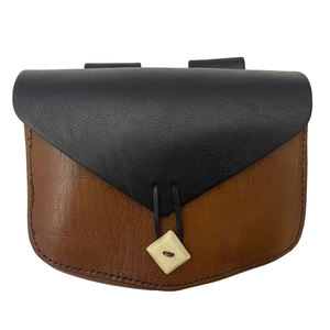 กระเป๋าเป้สะพายหลังยุคกลางทำด้วยมือทำจากหนังพร้อมการออกแบบที่แท้จริงสำหรับผู้ที่ชื่นชอบการเล่นคอสเพลย์และผู้เข้าร่วมกิจกรรมทางประวัติศาสตร์ - Product Image 1