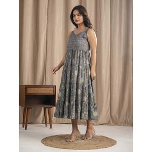 เดรสผ้าฝ้ายมัลมัลสีเทา สายผูกไหล่ พิมพ์ลายบล็อกด้วยมือ สไตล์ลำลอง เอวธรรมชาติ ระบายอากาศได้ดี - Product Image 5