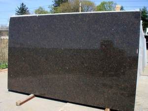 Planche de granit naturel brun café de grande taille au design moderne, finition polie pour comptoirs de cuisine - Product Image 4