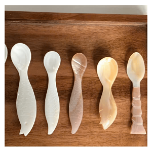 Cuillère en nacre, cuillère artisanale en coquille pour la cuisine, la présentation de desserts et les tables à manger, Vietnam - Product Image 5