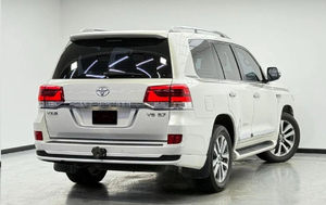 Neatly Used 2021 Toyyota Land Cruisers VXR V8 5.7L V8 Full Option - Product Image 2