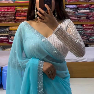 Sari en tissu GEORGETTE pur et doux de créateur à la mode avec un travail de séquence lourd, chemisier fantaisie, vêtements de fête et de mariage les plus vendus pour femmes - Product Image 4