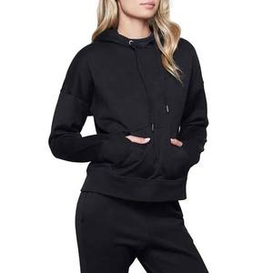 Sweat à capuche anti-rides en coton respirant 220g pour femme, coupe courte, imprimé personnalisé, vente en gros, vêtement de sport décontracté d'extérieur, collection automne - Product Image 1