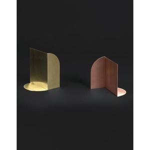 Serre-livres en métal de qualité supérieure avec des détails complexes et un savoir-faire supérieur, parfaits pour les amateurs de livres et les collectionneurs - Product Image 4