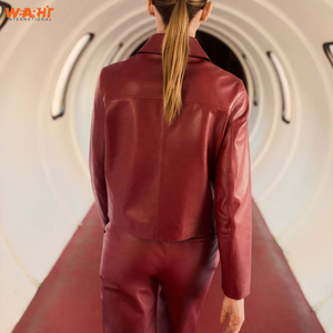 Chaqueta de piel de cordero auténtica para mujer, abrigo corto elegante de estilo de oficina con botones rojos, prendas de vestir exteriores suaves, moda sólida - Product Image 5