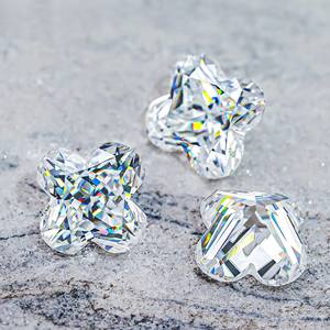 ใบโคลเวอร์สี่แฉกสีรูปตัว D สีขาวที่ได้รับการรับรอง IGI หรูหราอัญมณีสังเคราะห์อัญมณีระดับพรีเมียมทำเพชรหลวม - Product Image 2