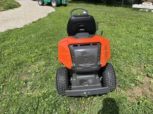 เครื่องตัดหญ้าแบบนั่งขับ 2 จังหวะ รุ่น 216TC AWD Limited Edition พร้อมด้ามจับแบบยืดหดได้สำหรับงานอุตสาหกรรม ประสิทธิภาพสูง ทนทาน เหมาะสำหรับผู้ขับขี่ - Product Image 4