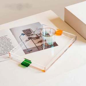 Plateau rectangle moderne en acrylique transparent de grande taille, parfait pour l'affichage des desserts et la présentation élégante de la table à manger - Product Image 2