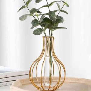 Meilleure vente en gros de vases à fleurs en métal pour le jardinage Vases à fleurs modernes en métal pour des conceptions de jardin minimalistes - Product Image 1