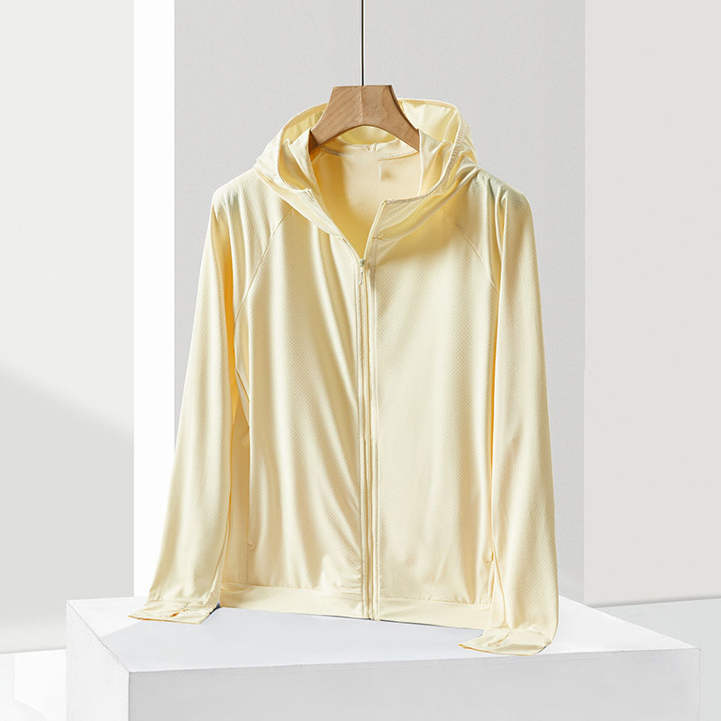 Vache femelle jaune