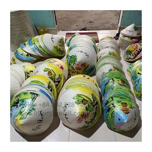 SOMBRERO DE HOJA DE PALMA DE LITERATURA SIMBOLO NON LA TRADICIONAL VIETNAMITA VENTA AL PRECIO MÁS BARATO LISTO PARA EXPORTAR A TODO EL MUNDO - Product Image 1