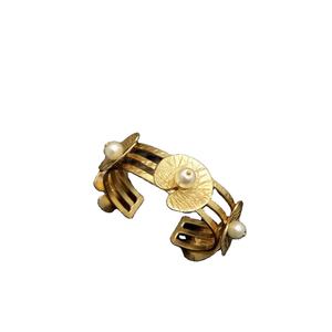 Chapado en oro diseñador hecho a mano perla piedra preciosa flor declaración brazalete y brazalete SKU6950 - Product Image 1