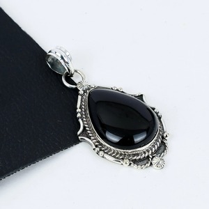 Superbe cabochon de poire en onyx noir naturel, pendentif de créateur plaqué argent sterling 925 massif pour bijoux en gros pour femmes - Product Image 1