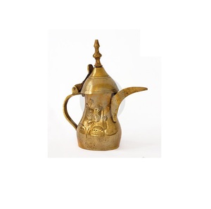 Elegante Dallah Árabe de Acero Inoxidable con Boquilla Curva que Garantiza una Vertida Perfecta y Mantiene la Calidad del Café con Cada Uso - Product Image 4