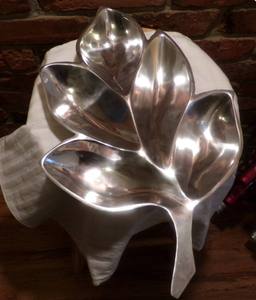 Bandeja dividida de aluminio pulido de alta calidad, bandeja de servicio pesada para decoración del hogar para cenizas, bandeja de hojas o estilo hoja - Product Image 1