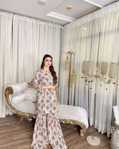 Kurta droite imprimée pour femmes avec Sharara Wear Muslin Cotton Floral Printed And Lace Bordure Top et Sharara avec Dupattas - Product Image 2