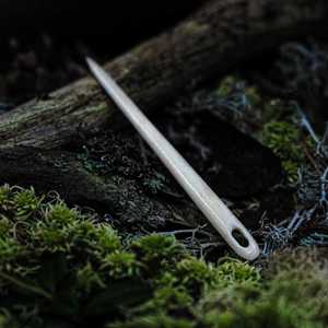 Aguja de Hilo de Hueso de Búfalo Natural Pulida, Ecológica, de Alta Calidad, Impermeable, Hecha a Mano, Herramienta Moderna con Orificio Cónico - Product Image 3