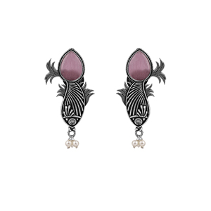 Boucles d'oreilles en perles avec motif de poisson en pierre rose - Product Image 2