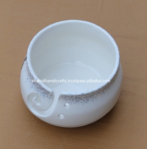 Nouveau bol de fil en céramique de conception Bol à tricoter-Boule de fil-Deux crochets gratuits. - Product Image 4