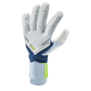 Gants de football imprimés avec logo personnalisé de haute qualité Gants de balle en cuir de style nouveau fabriqués au Pakistan avec des poignées confortables - Product Image 2