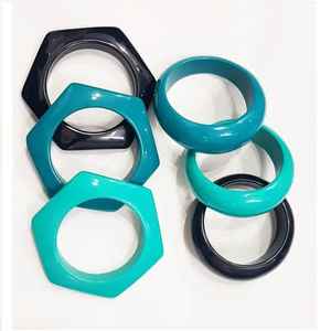 Bracelet en résine vintage rond en gros pour femmes, modèle à motifs, bijoux de mode - Product Image 1