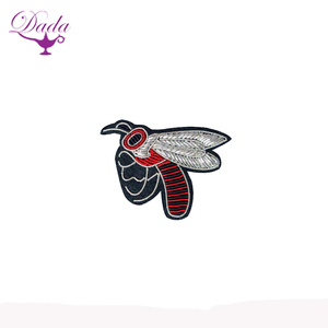 เย็บปักถักร้อยเข็มกลัดดอกไม้ออกแบบที่กำหนดเองเข็มกลัดขาป้าย - Product Image 4