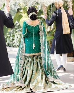 ชุดเจ้าสาวผ้ากำมะหยี่สีเขียวมรกตหรูหราพร้อมชุดเดรส dupatta anarkali | คอลเลกชัน ssumaira - Product Image 2