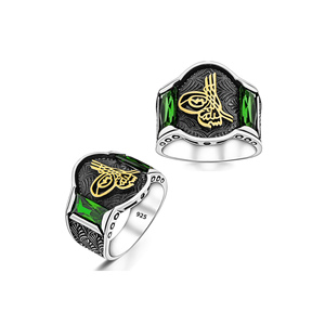 Anello da uomo in argento con zircone verde e design ottomano Tughra - Product Image 1