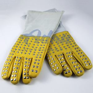 ADAN INSTRUMENTOS Guantes de cuero de manga larga personalizados para instrumentos veterinarios Protección contra mordeduras y patas para el manejo de animales - Product Image 5