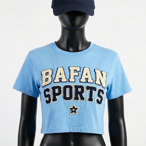 Top corto para mujer, jersey de algodón premium GSM, suave, color azul cielo, logotipo bordado en chenilla personalizado, ajuste casual, camiseta corta de algodón para mujer - Product Image 1