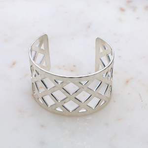 Bracelet jonc ouvert en laiton plaqué argent gravé sur mesure, best-seller, pour femmes, élégant, bijoux de créateur, cadeau - Product Image 5