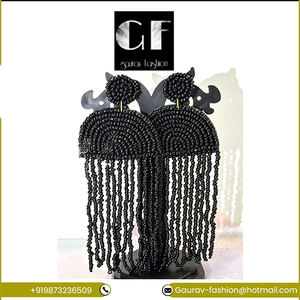 Achetez des boucles d'oreilles en perles créatives fabriquées à la main de qualité supérieure et de nouveau design pour les fêtes et les festivals. - Product Image 2