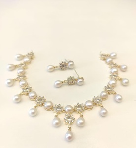 Collier de meilleure qualité de créateur avec pierres Zircon AD finition argent serti de boucles d'oreilles pour la collection de vêtements de fête de mariage pour femmes - Product Image 2