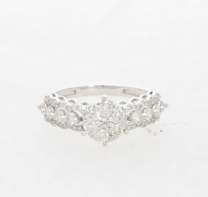 Anillo de Elegancia Vintage para Mujer, Oro Blanco de 14K con Baño de Rodio, Diamante Natural, Corte Brillante, Banda con Borde Milgrain y Pavé - Product Image 2