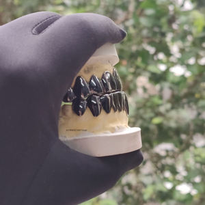 Grilles dentaires complètes de style gothique personnalisées, noir et argent, plaqué or, finition chrome poli, pour dents supérieures et inférieures, style hip-hop, finition fine - Product Image 5