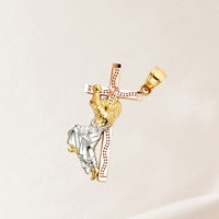Exquis pendentif classique chrétien en alliage de cuivre fantaisie pour enfants, plaqué or tricolore 14 carats, avec Jésus portant la croix et crucifix, orné de zircon