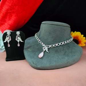 Ensemble de colliers à pendentif mode American Diamond Bird Design Léger pour la peau Sparkling Sophistication Crafted for Comfort - Product Image 4