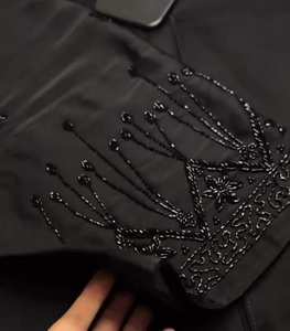 ชุดมุสลิมแบบดั้งเดิมสำหรับผู้หญิงที่สง่างามและเรียบร้อย  งานปักมือคุณภาพสูง สไตล์อาบายะแบบดูไบ พร้อมเครื่องประดับ - Product Image 1