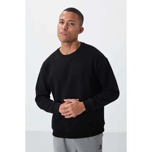 เสื้อสเวตเชิ้ตคอกลมทรงหลวมพื้นฐานสำหรับผู้ชาย Tommylife Wholesale รุ่น 88418 สีดำ - BLACK - Product Image 5