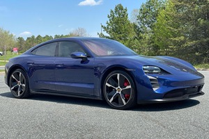 2023 Porrsche Taaycan GTTS combina rendimiento eléctrico de vanguardia con un lujoso diseño interior, avanzado - Product Image 3