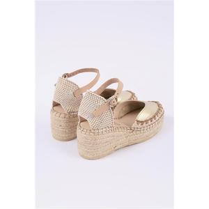 Alpargata cerrada con punta en cuña - Product Image 3