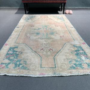 Alfombra Vintage de 4.2x6.9 pies, Alfombra Turca, Alfombra Marroquí de Lana Azul y Rosa - Product Image 2