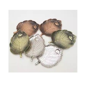 Posavasos de Metal de hoja de oro de nuevo diseño elegante moderno de lujo Precio de decoración de mesa de centro de calidad Superior - Product Image 1