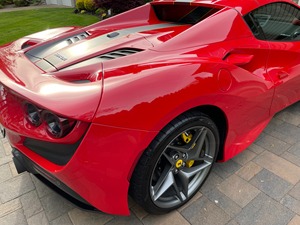 Véhicules d'occasion 2022 F8 Spider 3.9L Twin Turbo V8 710 ch 568 ft-lb lbs. Prêt pour une expédition rapide - Product Image 4