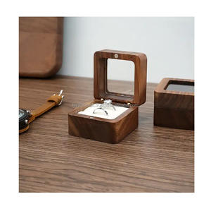 Organizador de almacenamiento de joyería de madera grande hecho a mano de moda con terciopelo de diseño tallado y caja de anillo de MDF y exhibición de joyería - Product Image 1