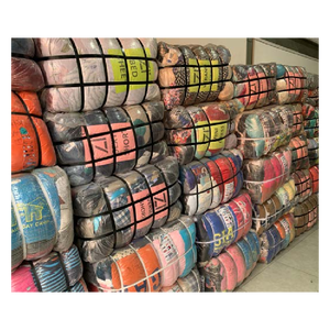 เสื้อผ้ามือสองแบบมัดรวม ประกอบด้วยเสื้อท่อนบน กางเกง แจ็คเก็ต และอื่นๆ บรรจุอย่างสะดวกเพื่อการขายต่อหรือกระจายสินค้า - Product Image 4