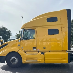 Camion semi-remorque couchette d'occasion propre et abordable 2022 2020 2021 2024 CAMION SEMI-REMORQUE COUCHETTE VOL_VO VNL64T760 D'OCCASION - Product Image 3