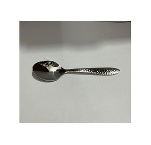 Cuchara de diseño premium de alta calidad, cuchara de acero inoxidable de metal único para uso doméstico a un costo asequible, cubiertos - Product Image 3